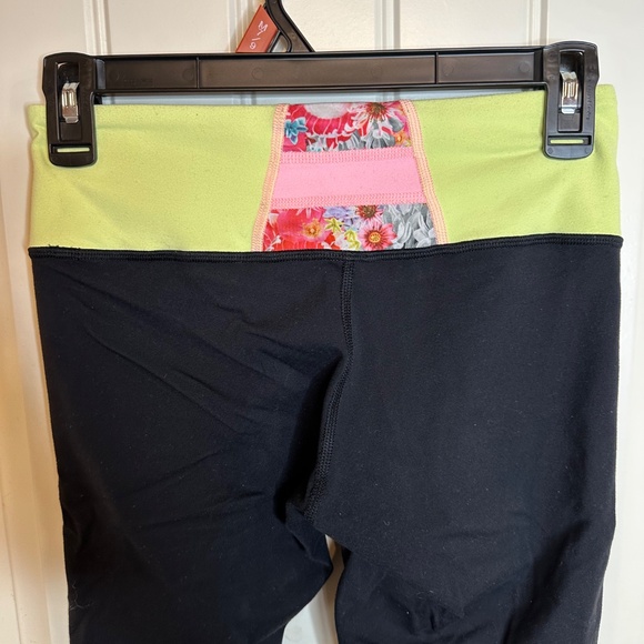 Lululemon Crop Leggings - Picture 4 of 7